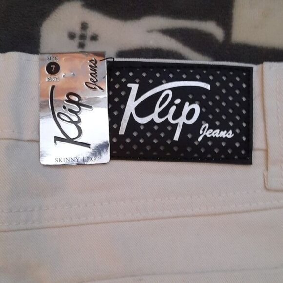 Klip Jeans NWT White Rhinestone 5 Pocket Low Rise Skinny Denim Jeans Size 7 - Picture 12 of 16